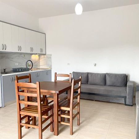 Family Apartments Himara Экстерьер фото