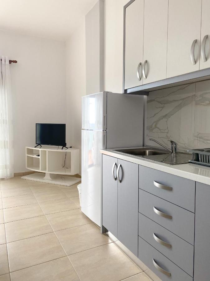 Family Apartments Himara Экстерьер фото