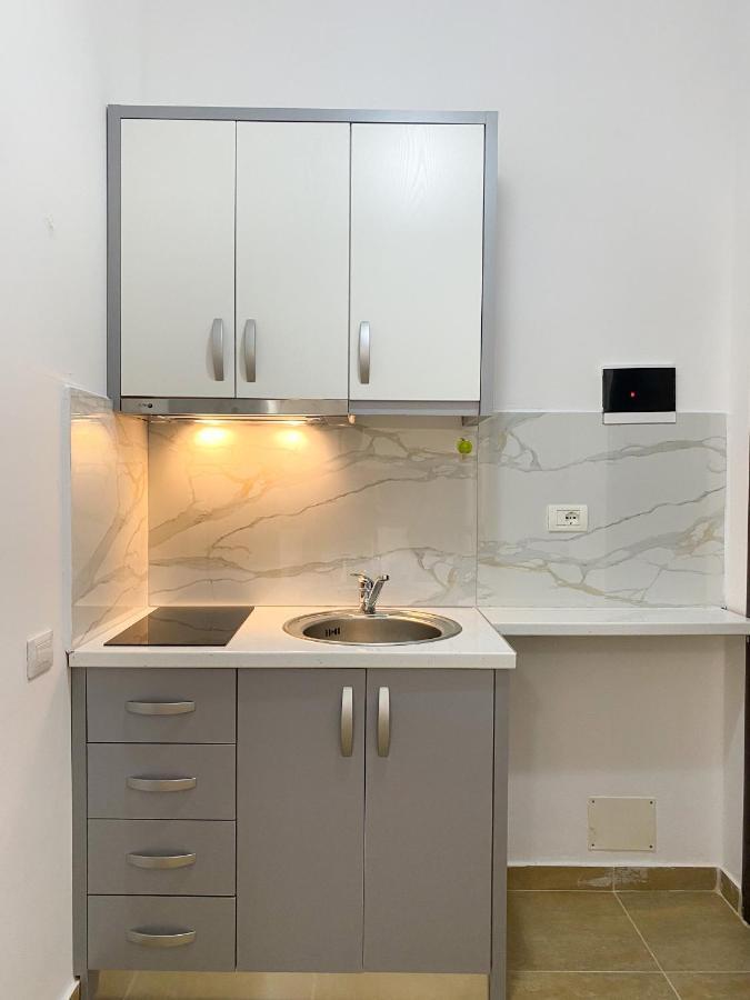 Family Apartments Himara Экстерьер фото
