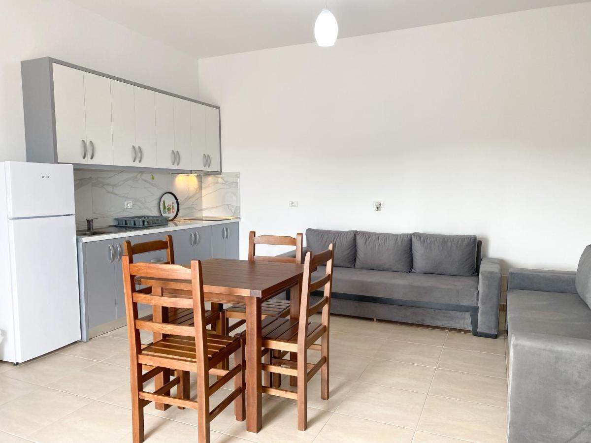 Family Apartments Himara Экстерьер фото