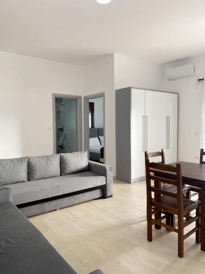 Family Apartments Himara Экстерьер фото