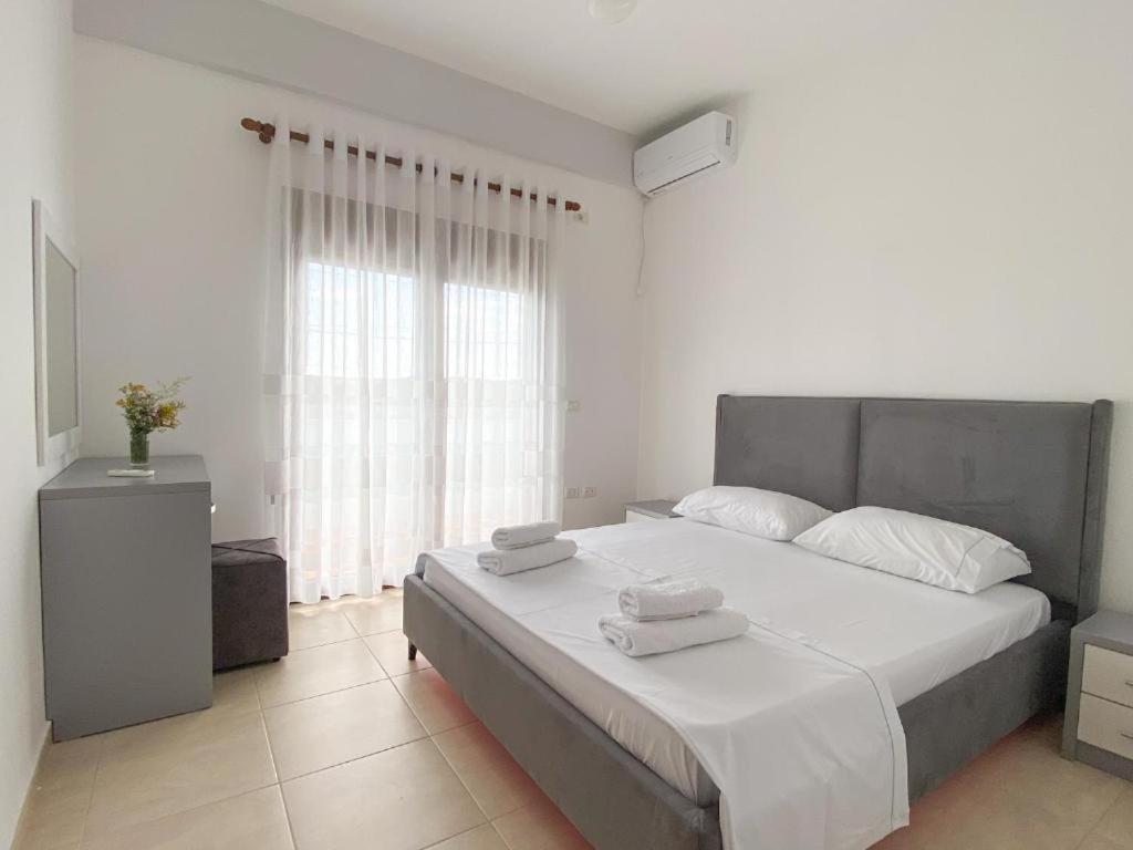 Family Apartments Himara Экстерьер фото