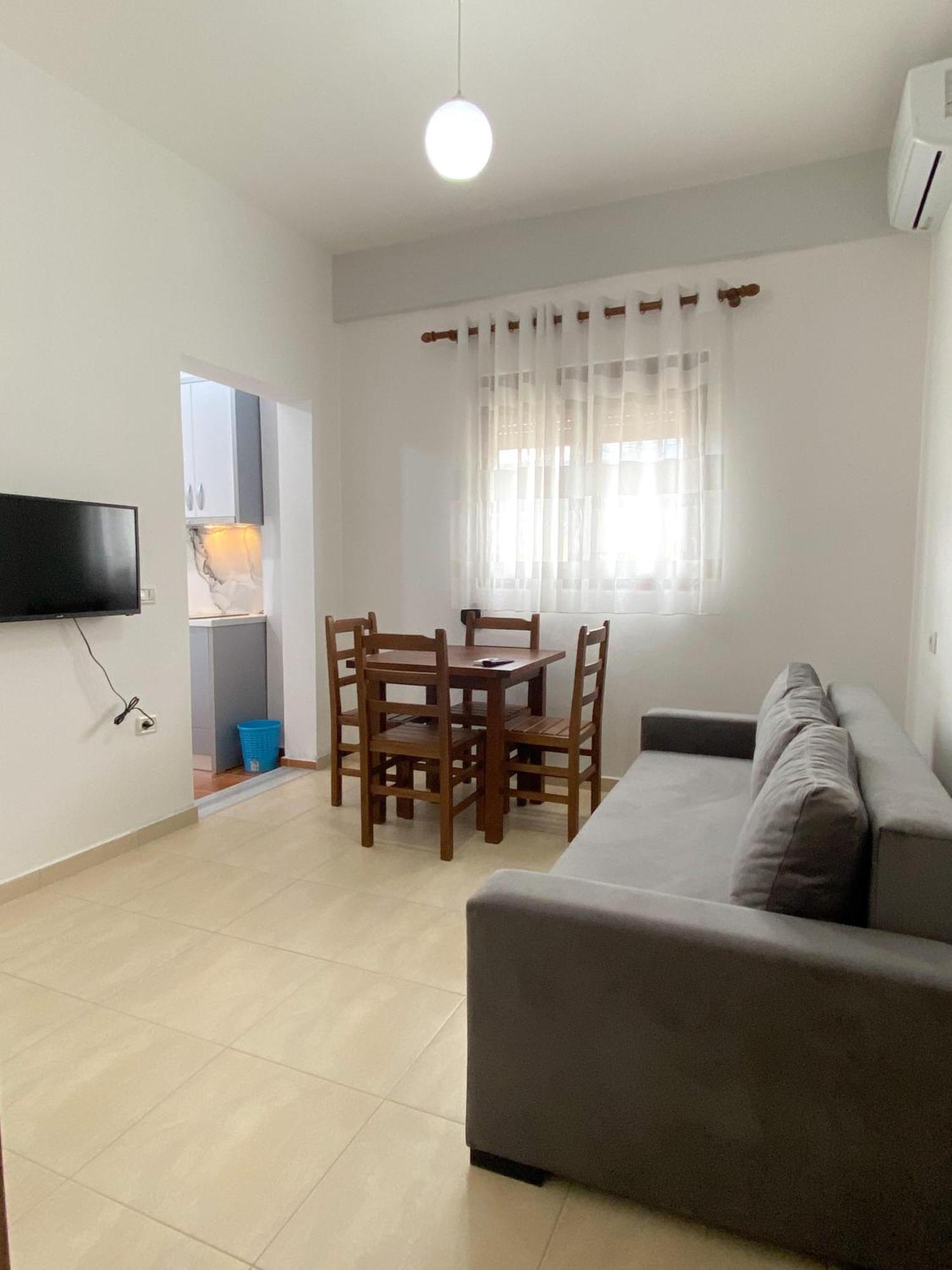 Family Apartments Himara Экстерьер фото