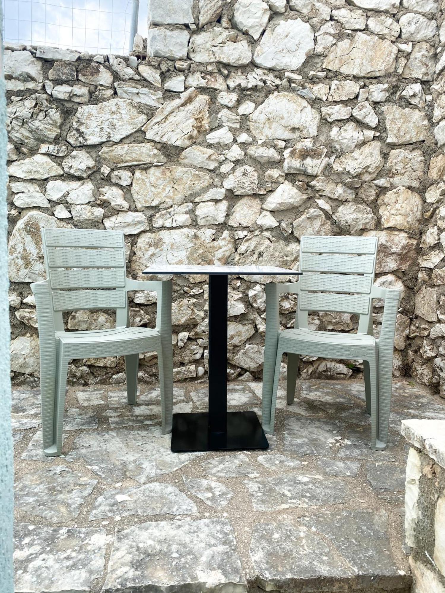 Family Apartments Himara Экстерьер фото